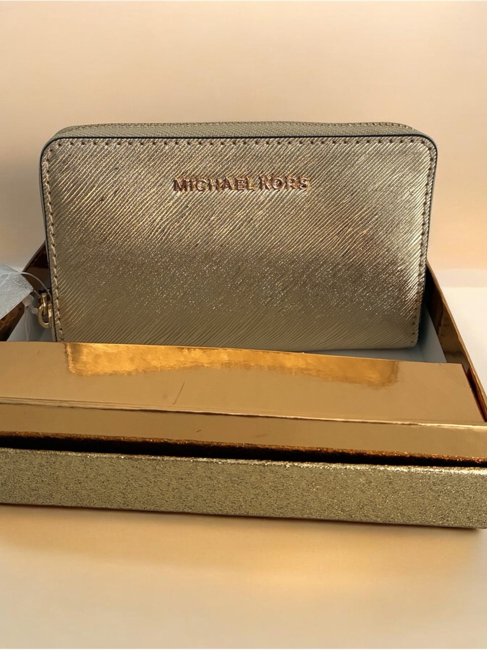 Michael Kors Jet Set Pale Gold Small Zip around Card Case w/ box . NWT